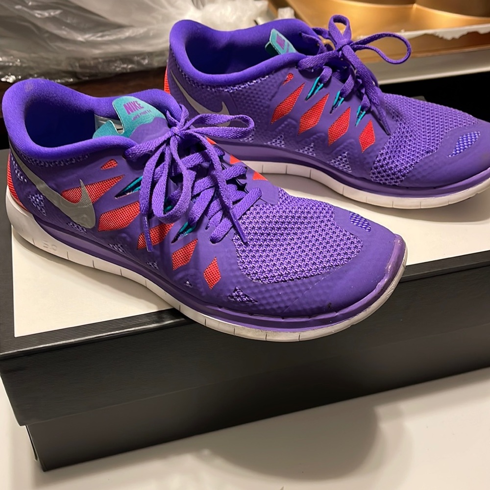 Nike free 5.0 Gs “Purple Venom” Girls Youth size 6.5